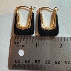 Non branded beautiful black and gold earrings. NWOT. Very stylish!